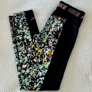 Like NEW Nike Leggings